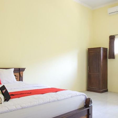 Reddoorz Syariah Near Balai Kota Probolinggo 2 Hotel Ngoại thất bức ảnh