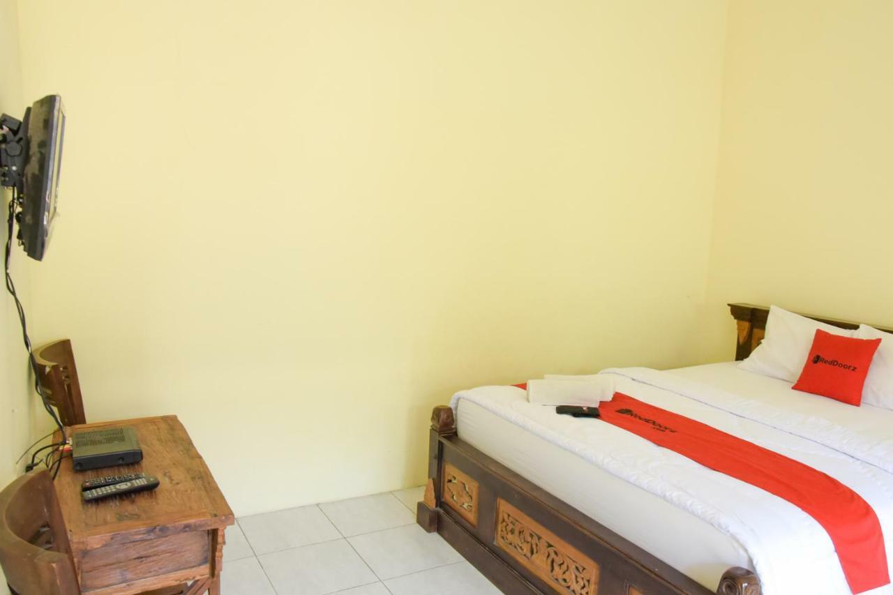 Reddoorz Syariah Near Balai Kota Probolinggo 2 Hotel Ngoại thất bức ảnh